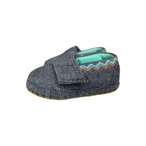 TOMS Blue Chambray Embroidery Baby Crib Shoes Moccasins